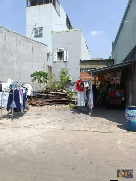 Bán lô đất ngang 8m ngay Ngã Ba Ông Xã