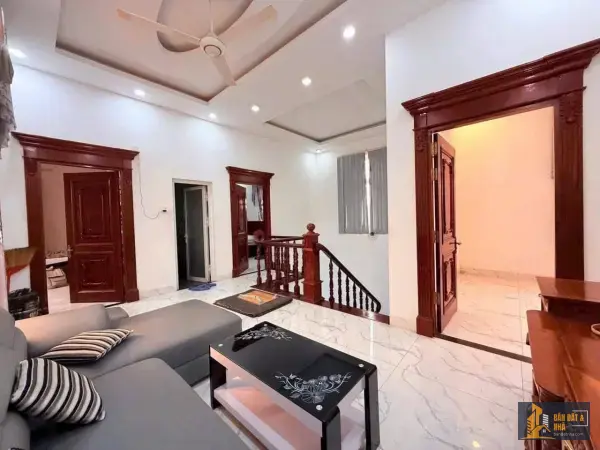 Bán căn biệt thự góc 2 mặt tiền gần Chợ Dĩ An