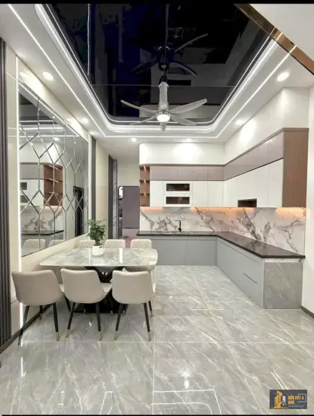 Nhà 1 trệt 2 lầu gần BigC Go Dĩ An