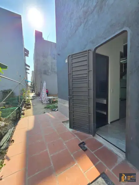 Nhà 1 trệt 2 lầu gần BigC Go Dĩ An