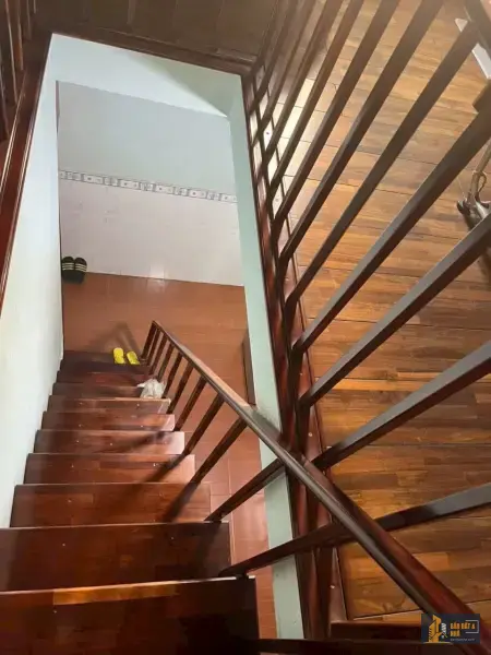 Bán nhà gần sân vận động Đông Hòa