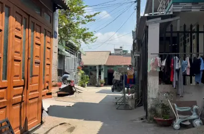 Bán nhà 1 trệt 1 lầu gần chợ Dĩ An 1