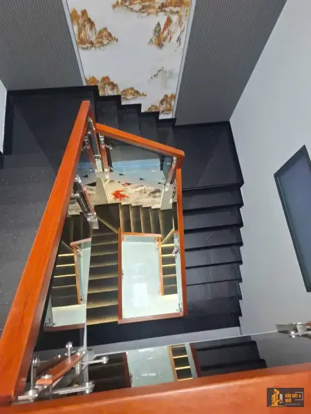 Bán nhà 1 trệt 2 lầu Vincom Dĩ An