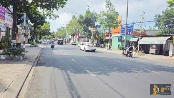 Bán nhà mặt tiền đường Lê Hồng Phong