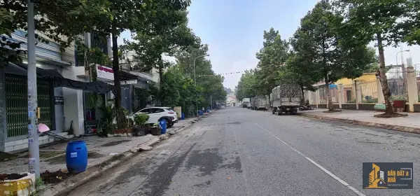 Bán nhà trệt lầu ngay sân vận động Đông Hòa