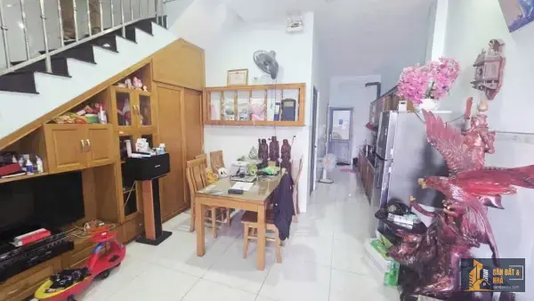 Cho thuê nhà nguyên căn mặt tiền đường Hai Bà Trưng