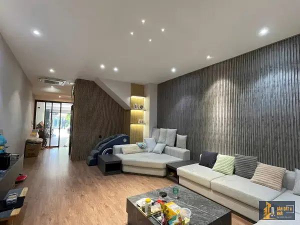Bán nhà TTHC Dĩ An, HCM DT 127m2