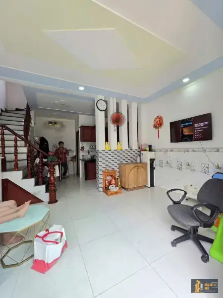 Bán căn nhà sổ riêng đường Đoàn Thị kia